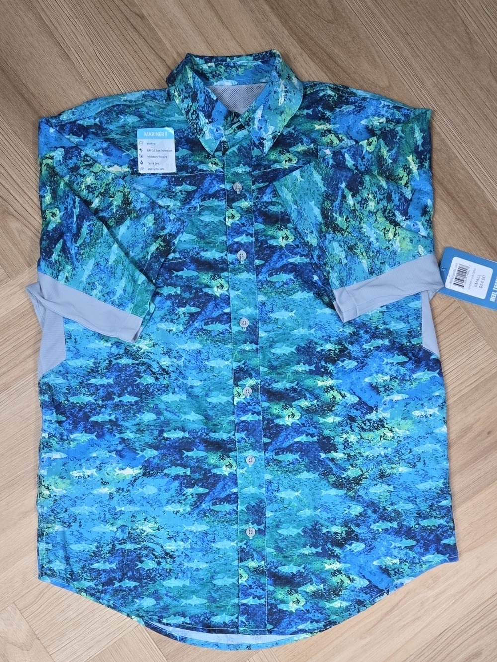 Reel Legends Blue and Green Choppy Waters Short-Sleeve Shirt Small NWT